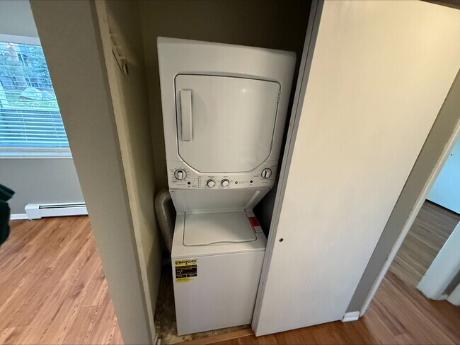 Building Photo - Beautiful 2 Bed 2 Bath in the heart of Boulder!