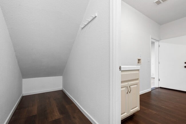 Building Photo - 991 Zephyr Ct