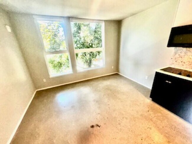 Interior Photo - Phinney Flats