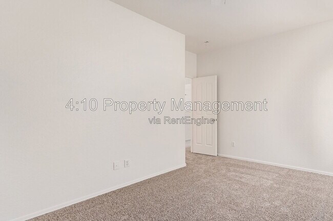 Building Photo - 45305 Balboa Dr