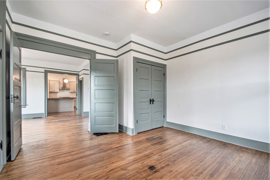 Building Photo - 523 W Marion St