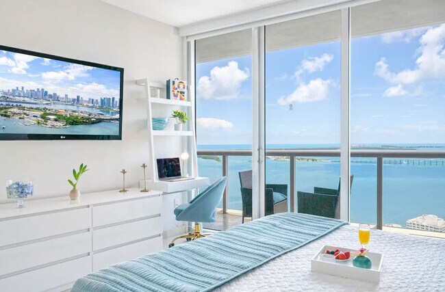 Building Photo - 485 Brickell Ave