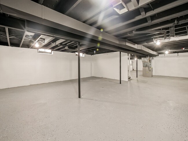 Building Photo - AVAILABLE NOW! Charming 3-Bed Home with Spacious Yard in Van Buren Township