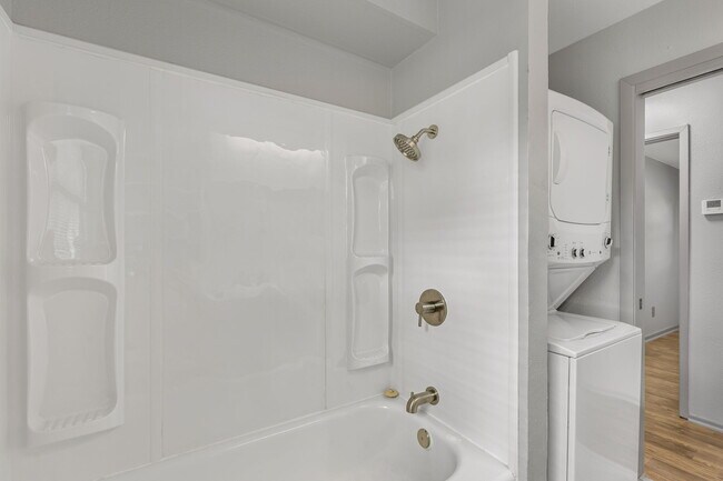 Building Photo - 4031 Gossett Dr