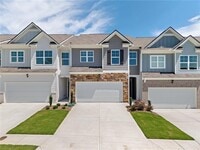 Building Photo - 211 Stoneybrook Dr