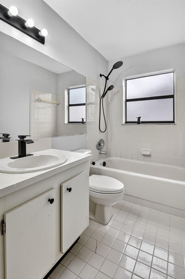 Building Photo - 9645 El Clair Ranch Rd