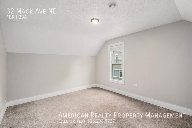 Building Photo - 32 Mack Ave NE