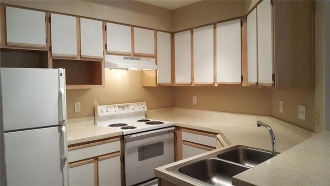 Building Photo - 6000 Shepherd Mountain Cove