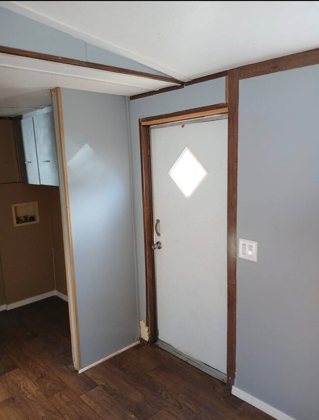 Building Photo - 7219 Frost Ave