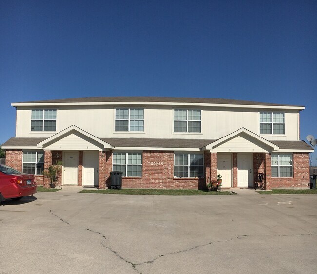 Building Photo - FREE JANUARY RENT!!!! PRICE IMPROVEMENT $825!!!!