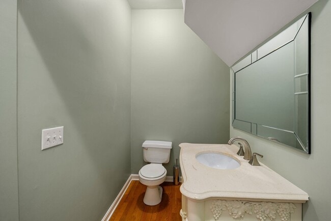 Building Photo - 53 Trowbridge St