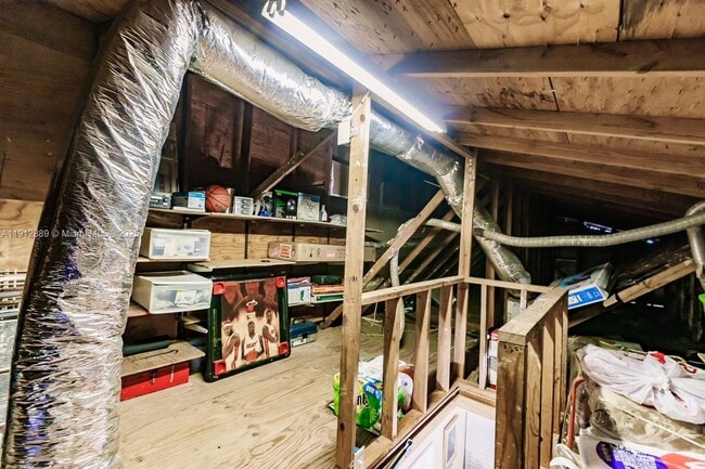 Building Photo - 2670 W 60th St