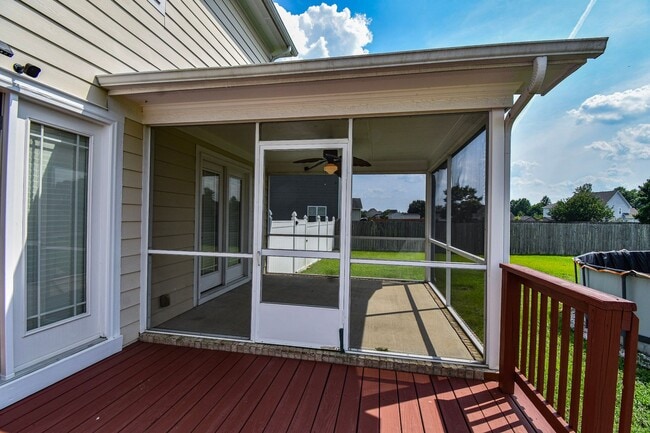 Building Photo - Coming Soon!! 4 Bedroom 2.5 Bath Nicely Renovated with Updated Fixtures! - No Pets