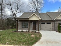 Building Photo - 1 BEDROOM 1 BATH APARTMENT WITH GARAGE FOR...