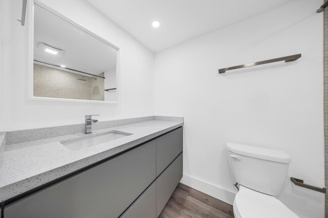 Building Photo - 3151 S Palm Aire Dr