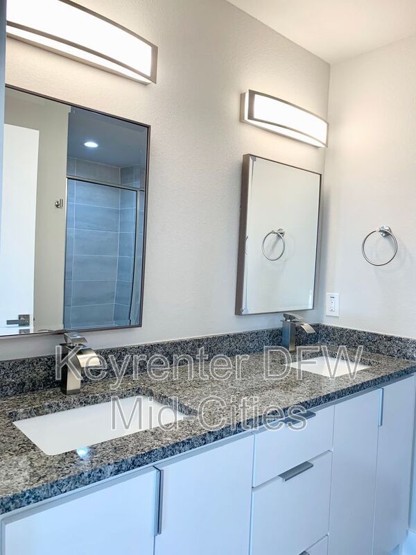 Building Photo - 1431 Pearson St