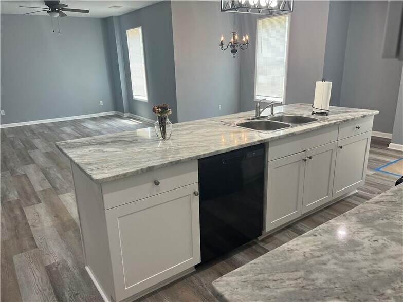 Building Photo - 3152 Daleview Way SW