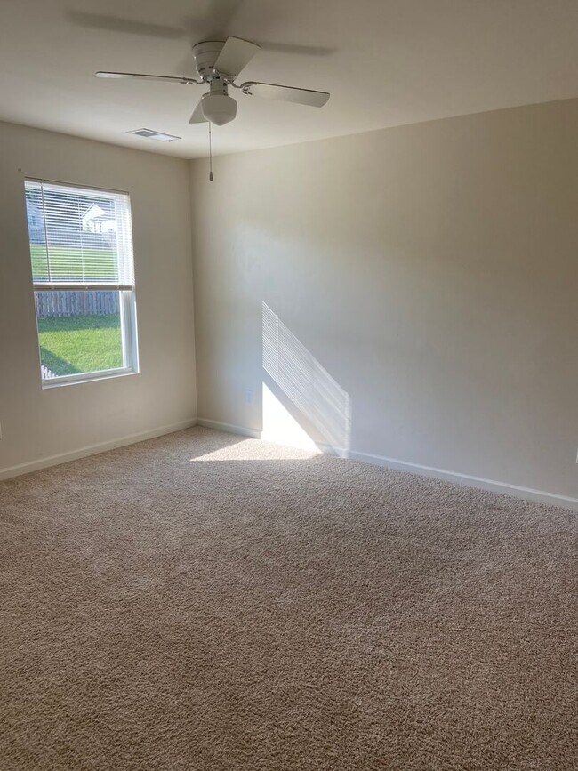 Building Photo - Price Improvement in Springville!