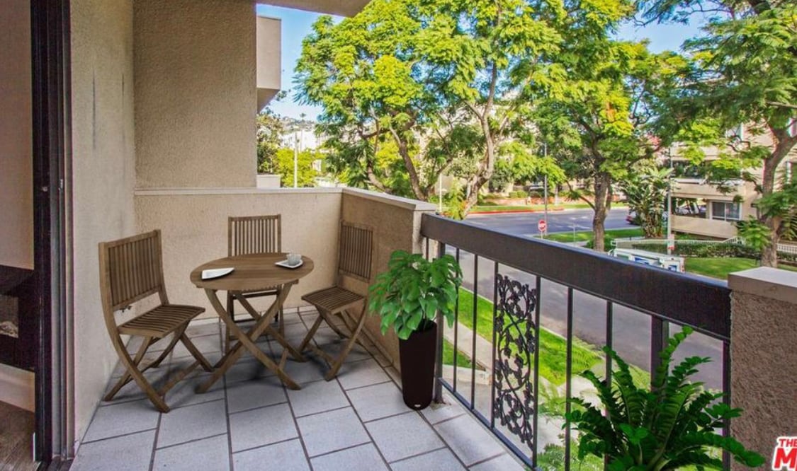 Building Photo - 423 N Palm Dr