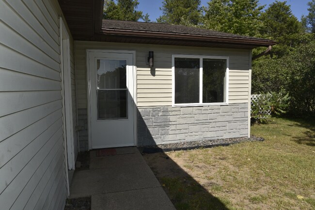 Building Photo - 3360 Patti Dr