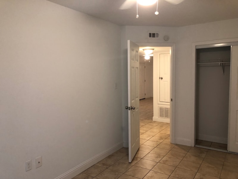 Building Photo - 211 Green Acres Rd