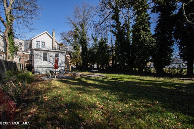 Building Photo - 1014 2nd Ave