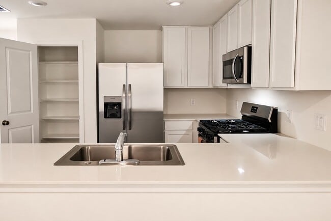 Building Photo - 14978 N Ascot Bend Cir