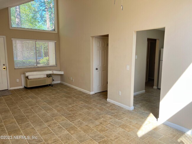 Building Photo - 8160 San Jose Manor Dr E