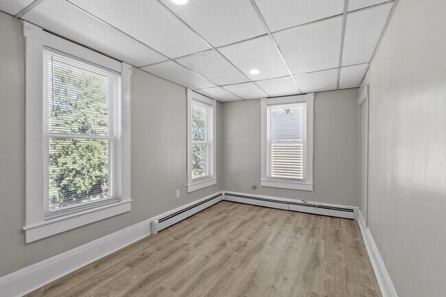 Building Photo - 140 Bailey St
