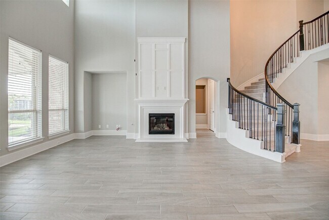 Building Photo - 67 Springtime Creek Dr