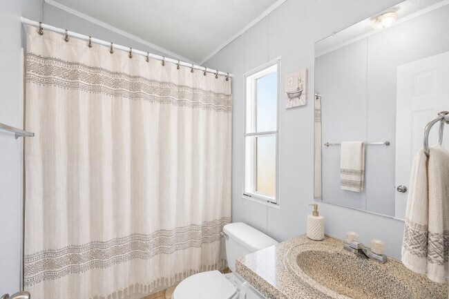 Building Photo - 12701 Paradise View Ct W