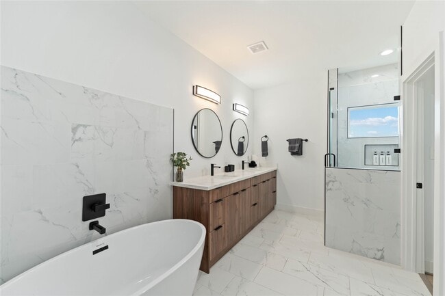 Building Photo - 3034 Gray St