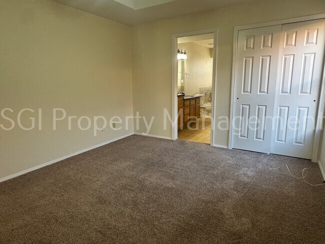 Building Photo - 1952 E Rosemonte Dr