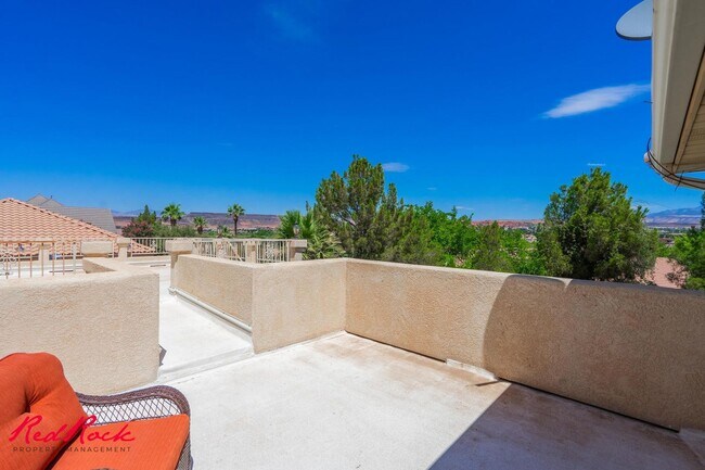 Building Photo - Spacious 6 Bedroom Home with a Balcony!