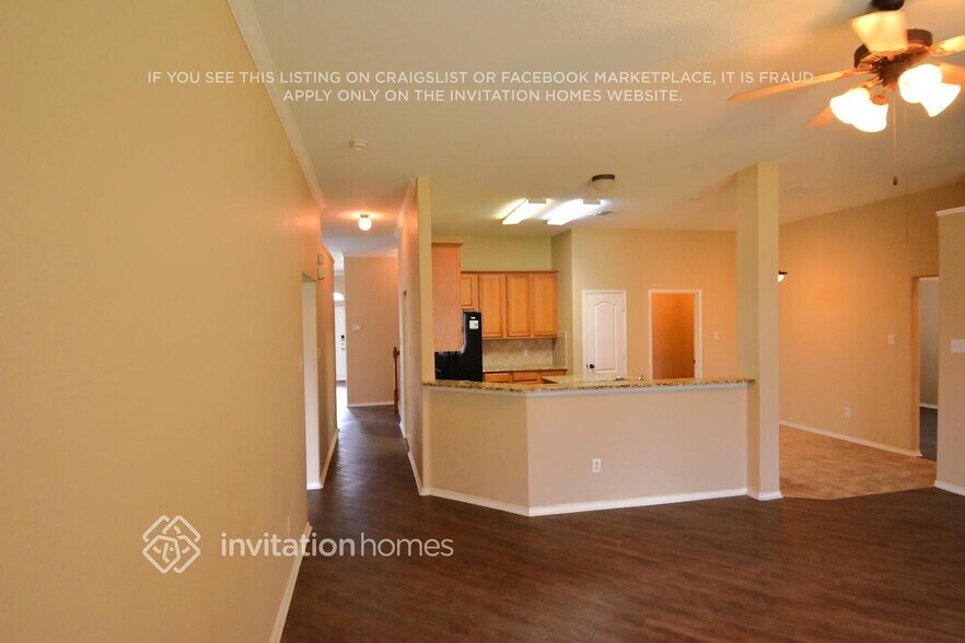 Building Photo - 113 Singletree Ln