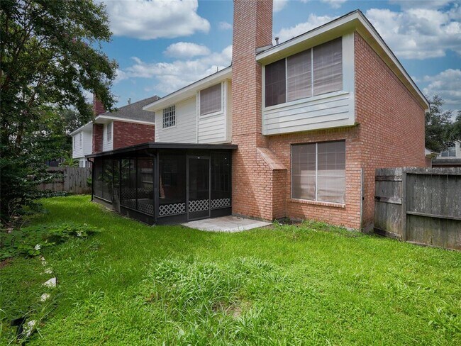 Building Photo - 16322 Red Oak Dr