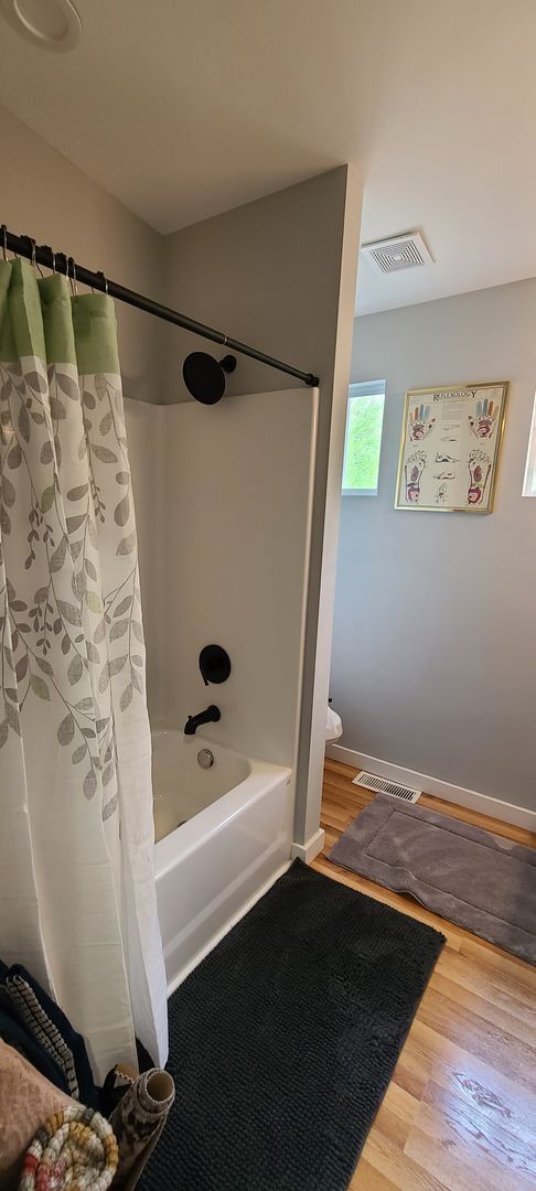 Building Photo - Short-Term Rental - Less than 10mins from ...