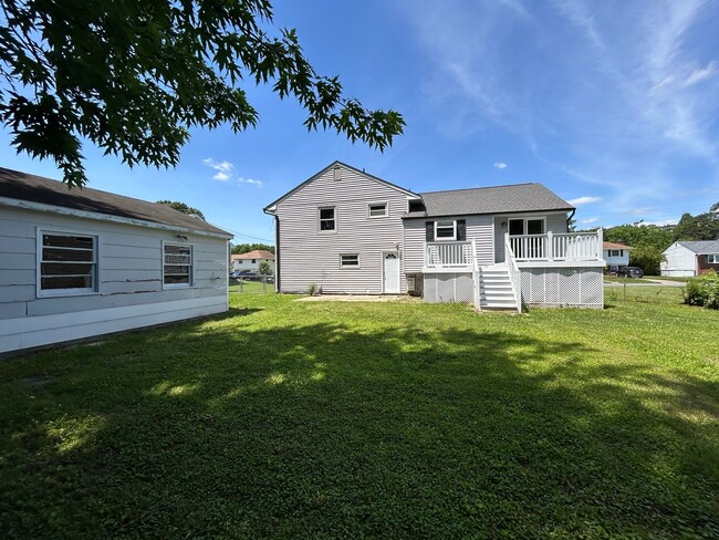 Building Photo - Welcome to Hampton!