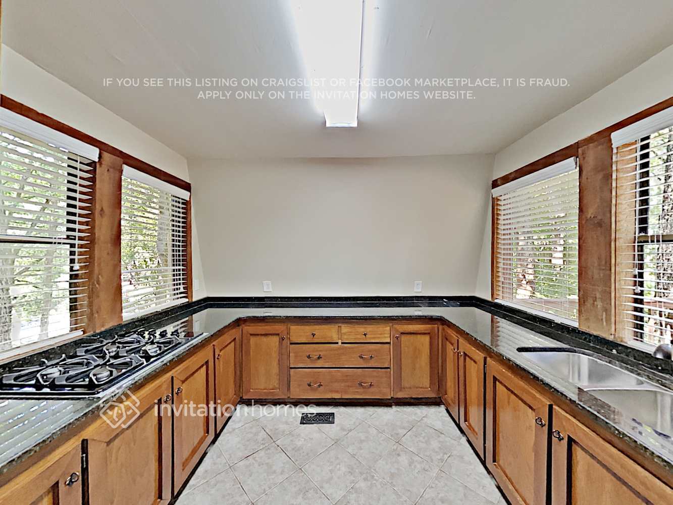 Building Photo - 2955 Pond View Ct