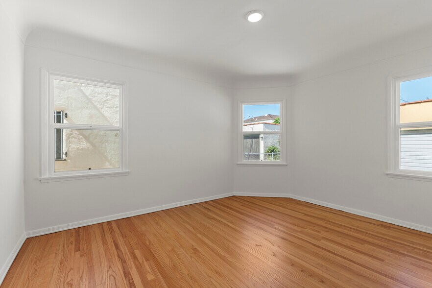 Building Photo - 522 N Genesee Ave