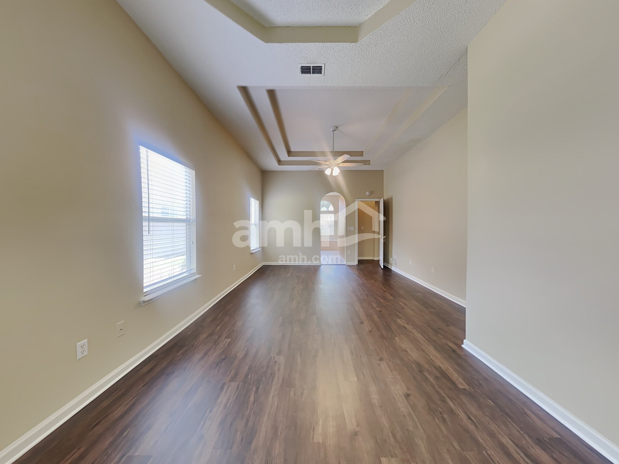 Building Photo - 357 Maplewood Dr