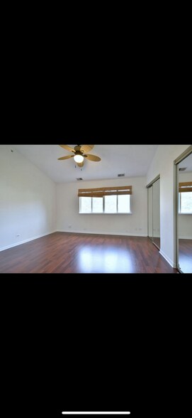 Building Photo - 1134 E Addison Ave