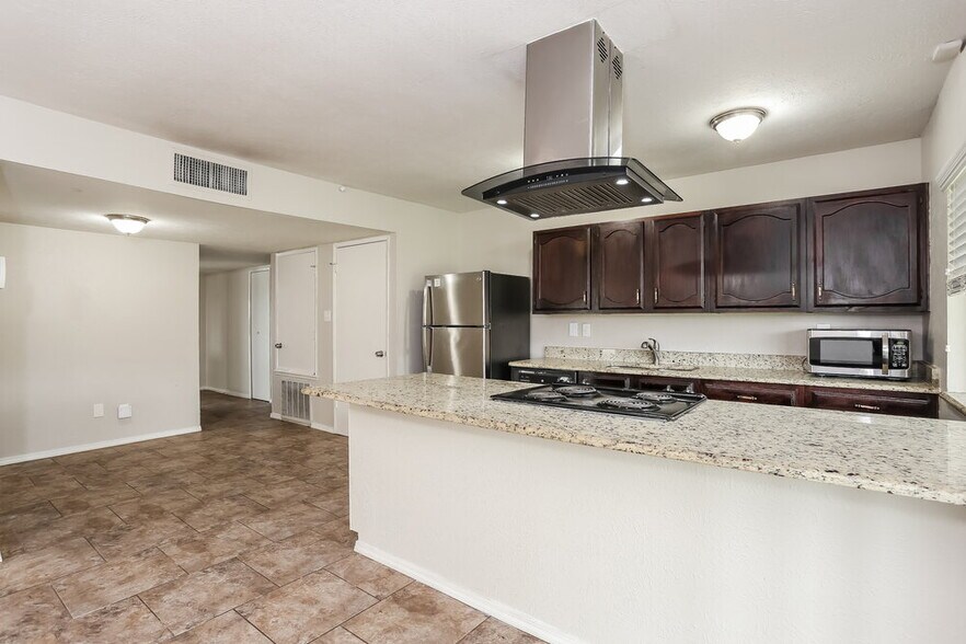 Building Photo - 616 Prairie Ln