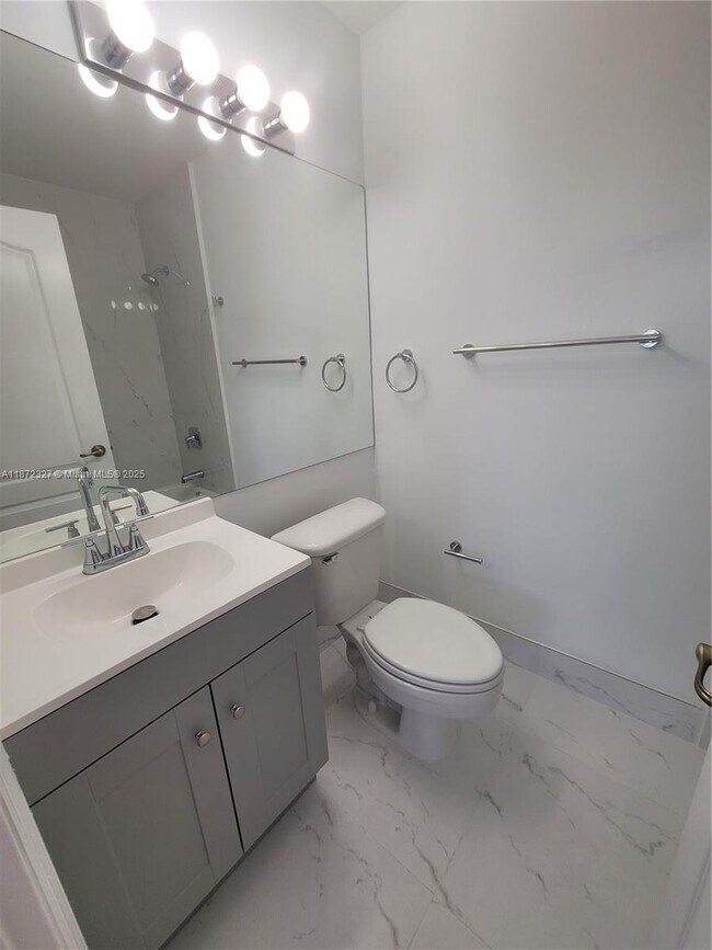 Building Photo - 14385 SW 120th Ct