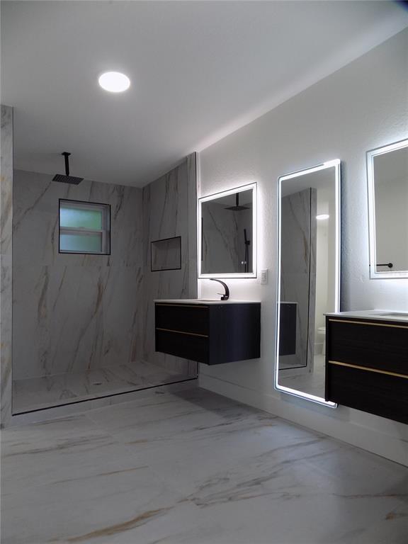 Building Photo - 1511 E Horatio Ave