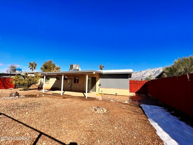 Building Photo - 15925 N Capstan Ave