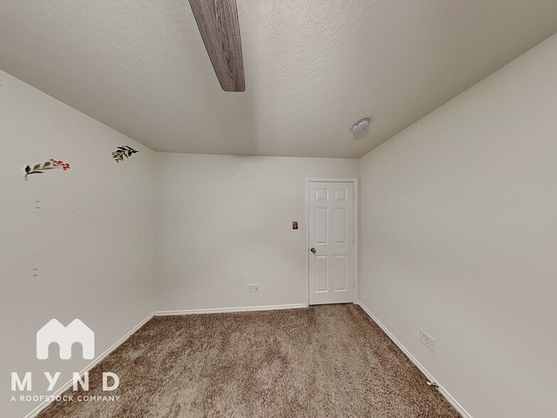 Building Photo - 9203 Silver Vista