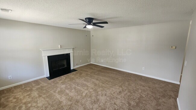 Building Photo - 7336 Bramble Oak Dr