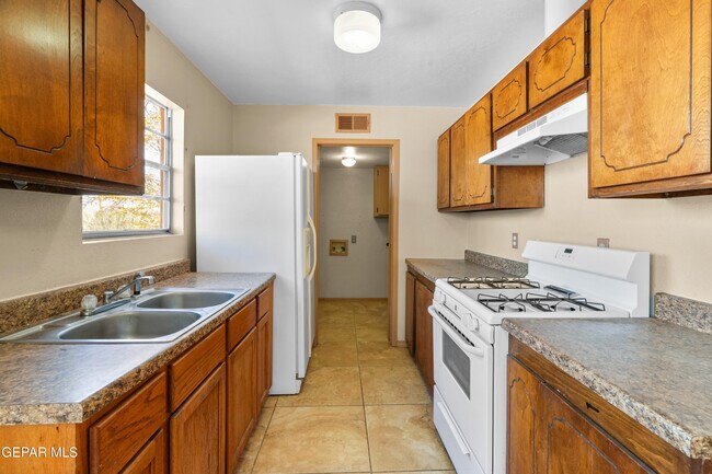 Building Photo - 16051 Harrison Ave