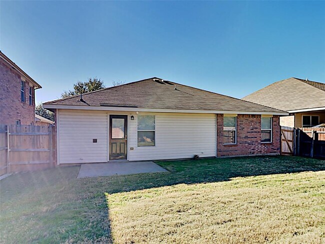 Building Photo - 1128 Maplewood Ln